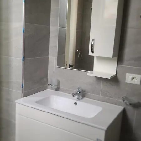 公寓 Home Inn Apartaments 地拉那