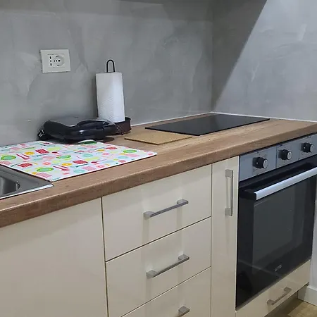 公寓 Home Inn Apartaments